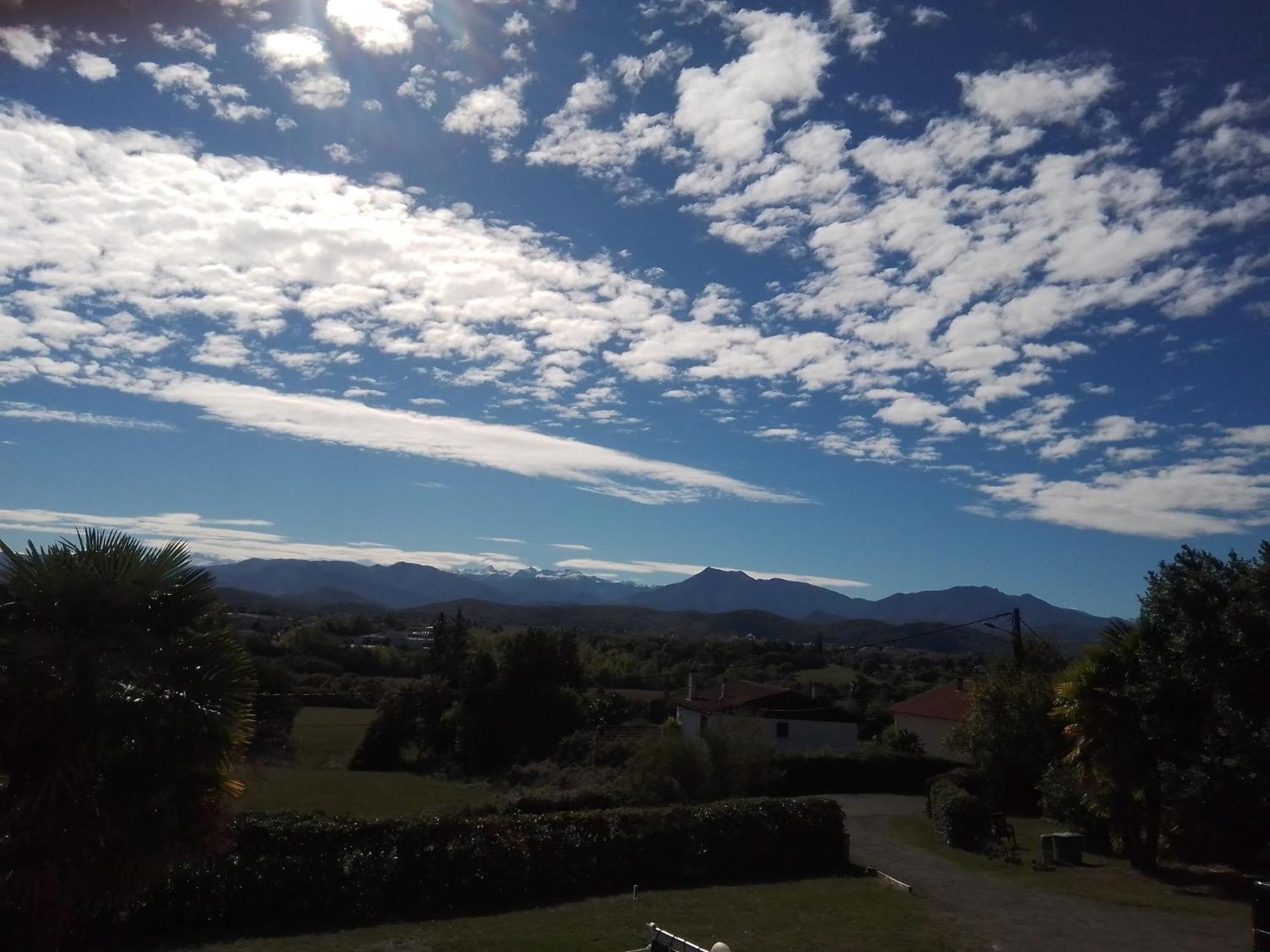 Pyrenees Vue Gite - Vues Fantastique, Parking Gratuit Sur Place & Piscine Saint Gaudens Exteriör bild
