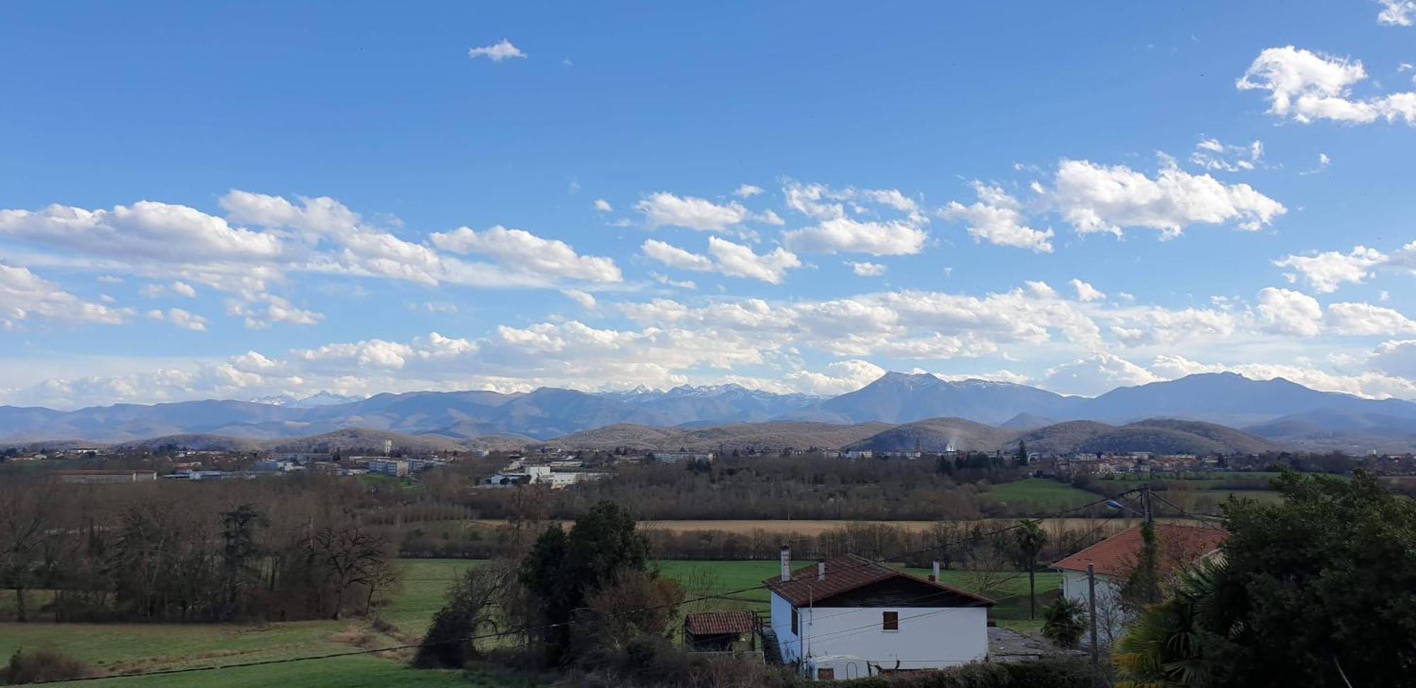 Pyrenees Vue Gite - Vues Fantastique, Parking Gratuit Sur Place & Piscine Saint Gaudens Exteriör bild